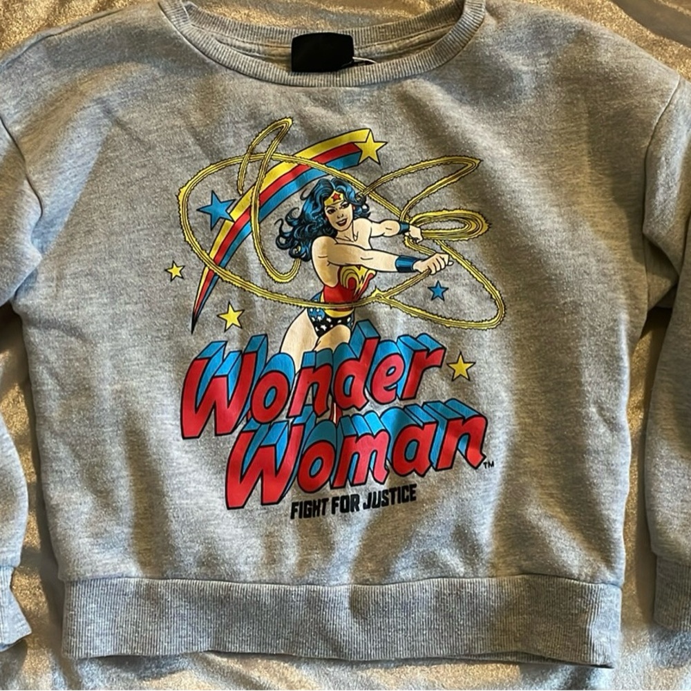 Wonder Woman Graphic Sweatshirt